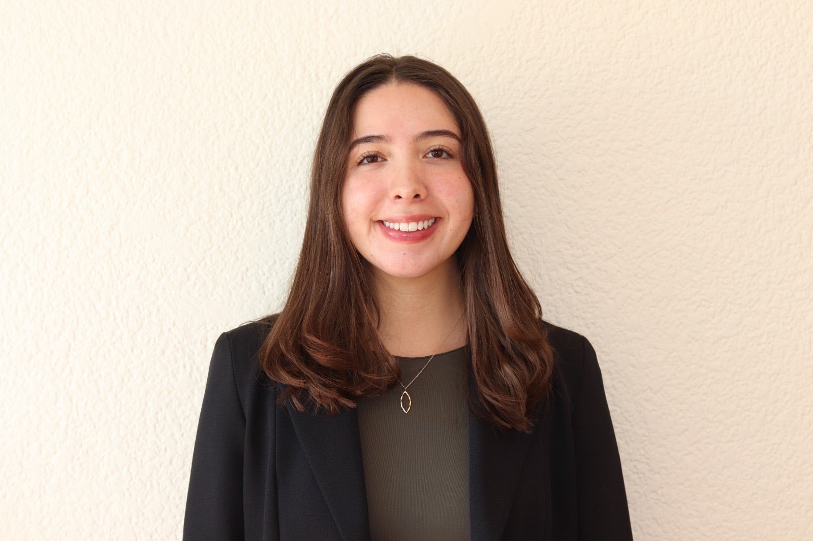Montserrat Zeron headshot